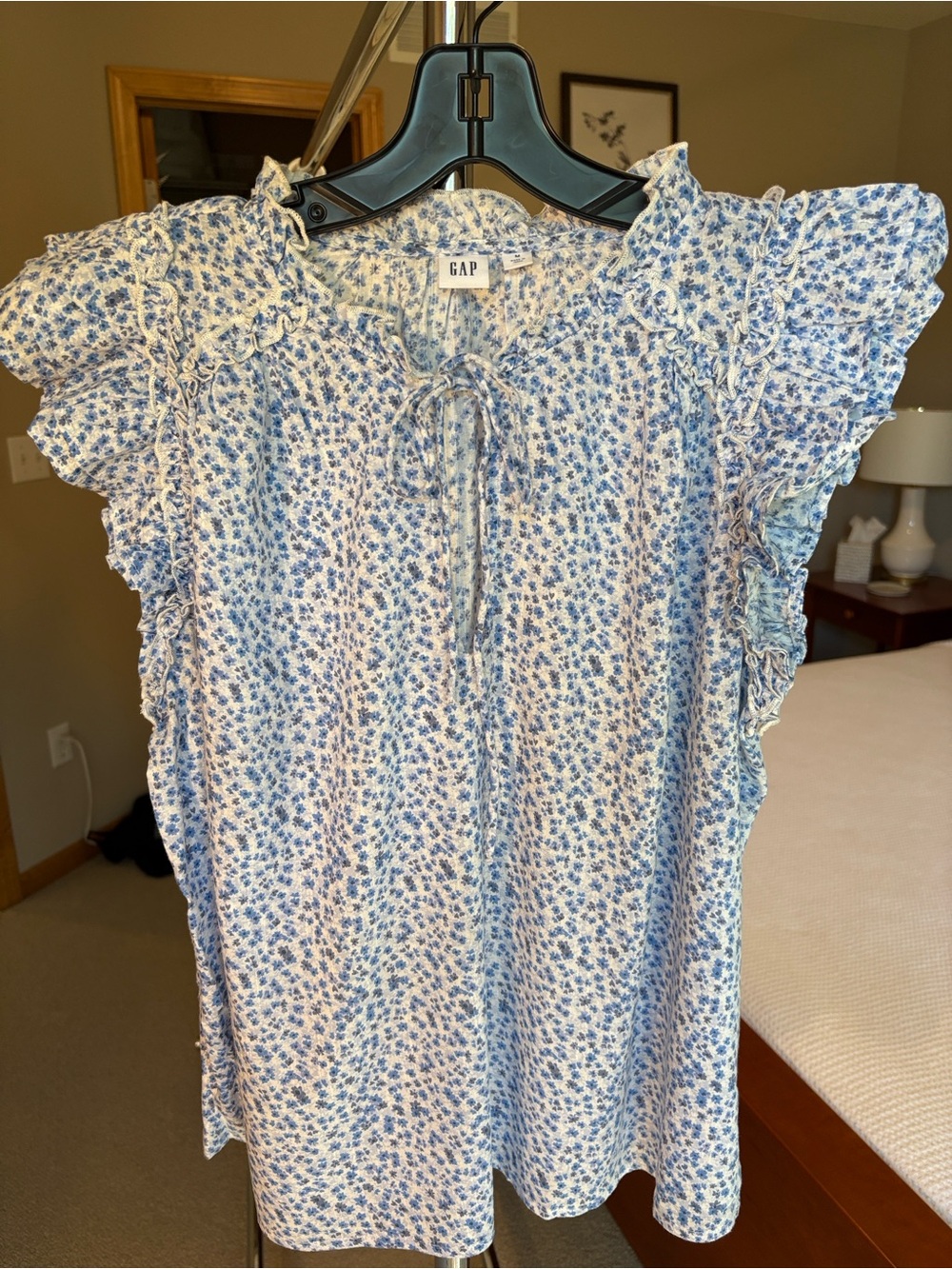 GAP Blue and White Floral Ruffle Sleeve Blouse (Medium fits like Large)